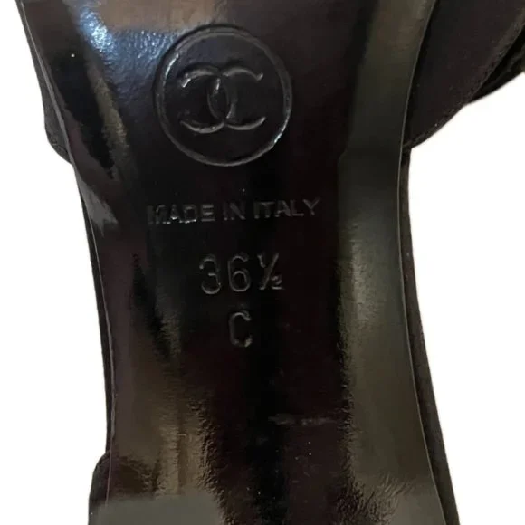 Chanel Black Satin 3.5" heels Gemstone buckle Size 36.5 (US size 6) - Picture 13 of 14